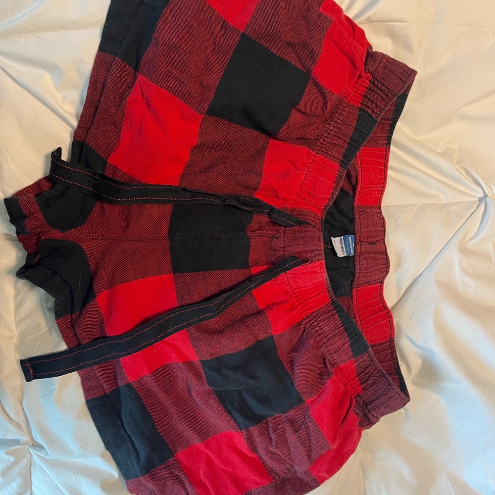 Old Navy Women's Red and Black Plaid Pajama Shorts